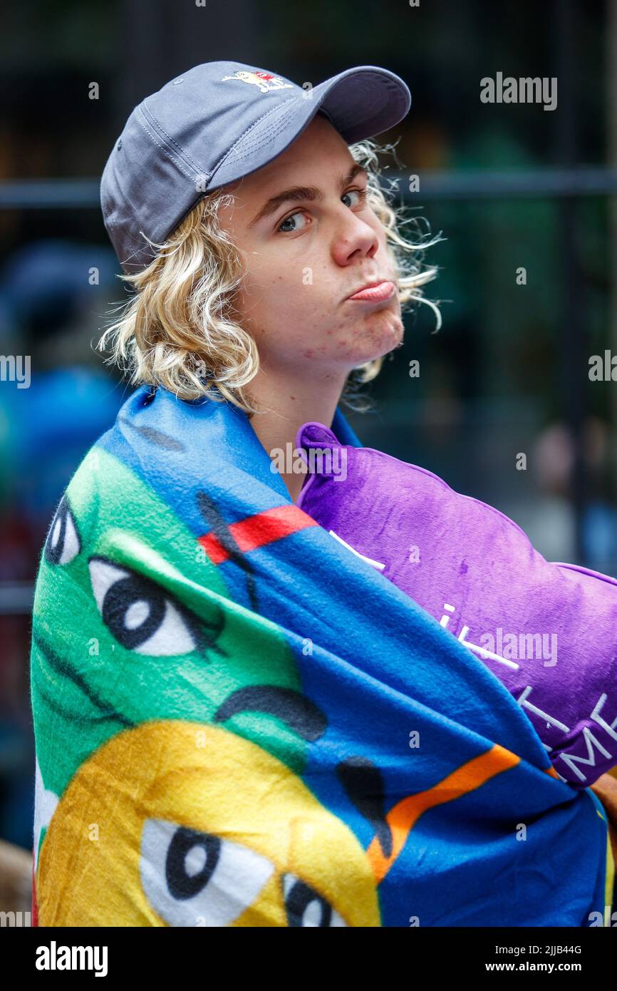Berlin, Germany. 15th July, 2022. Australian singer and shooting star