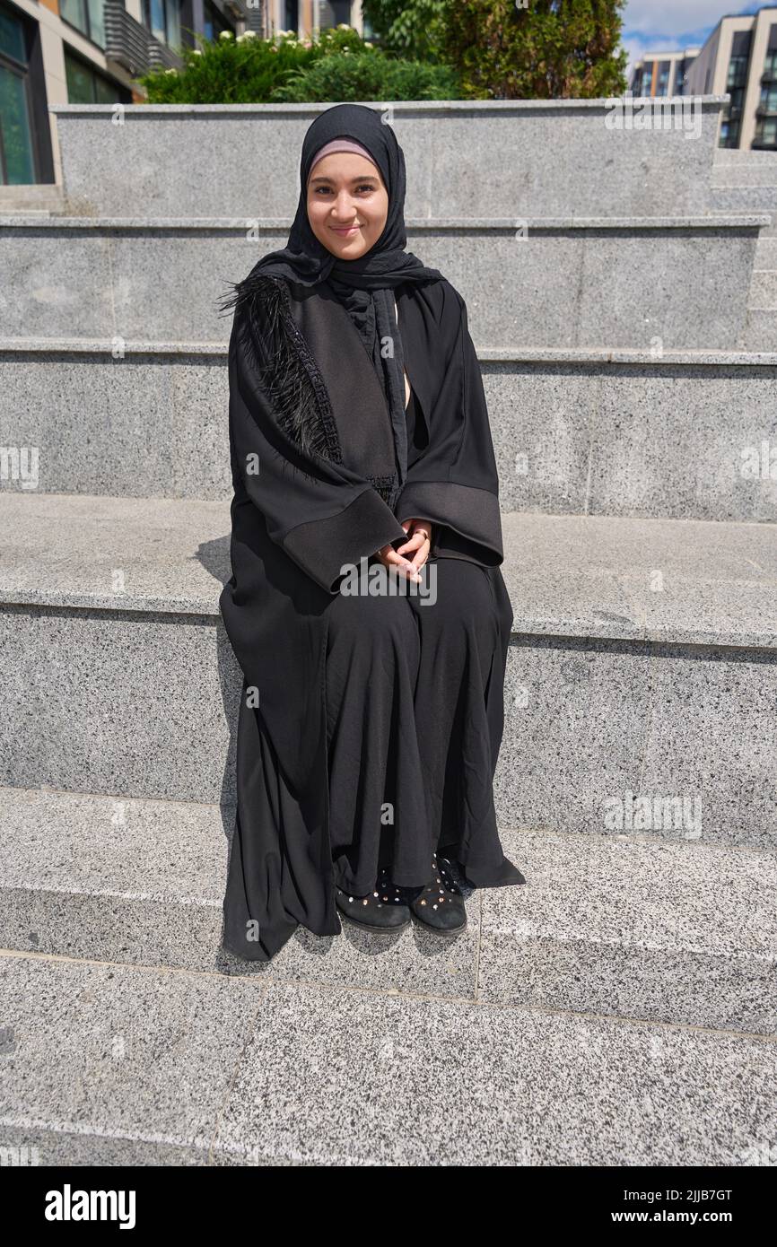 Nice Arab Woman Sitting On The Parapet Stock Photo Alamy nice-arab-woman-sitting-on-the-parapet-stock-photo-alamy