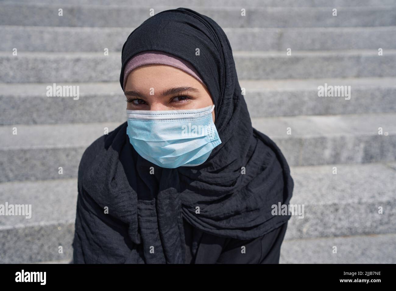 Muslim woman in hijab medical hi-res stock photography and images - Alamy