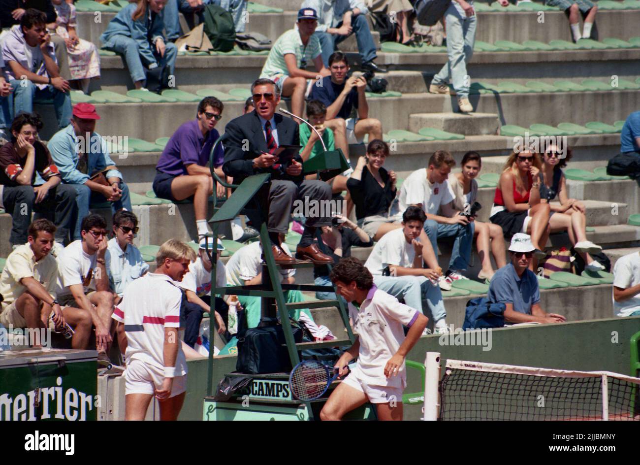 The American tennis player Jimmy Arias, before a men's singles match of the French Open on Court n°2. Paris, Roland-Garros stadium, June 1990 Stock Photo