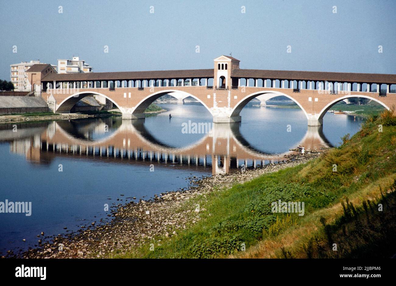Ponte Coperto bridge, River Ticino, Pavia, Italy 1959 Stock Photo