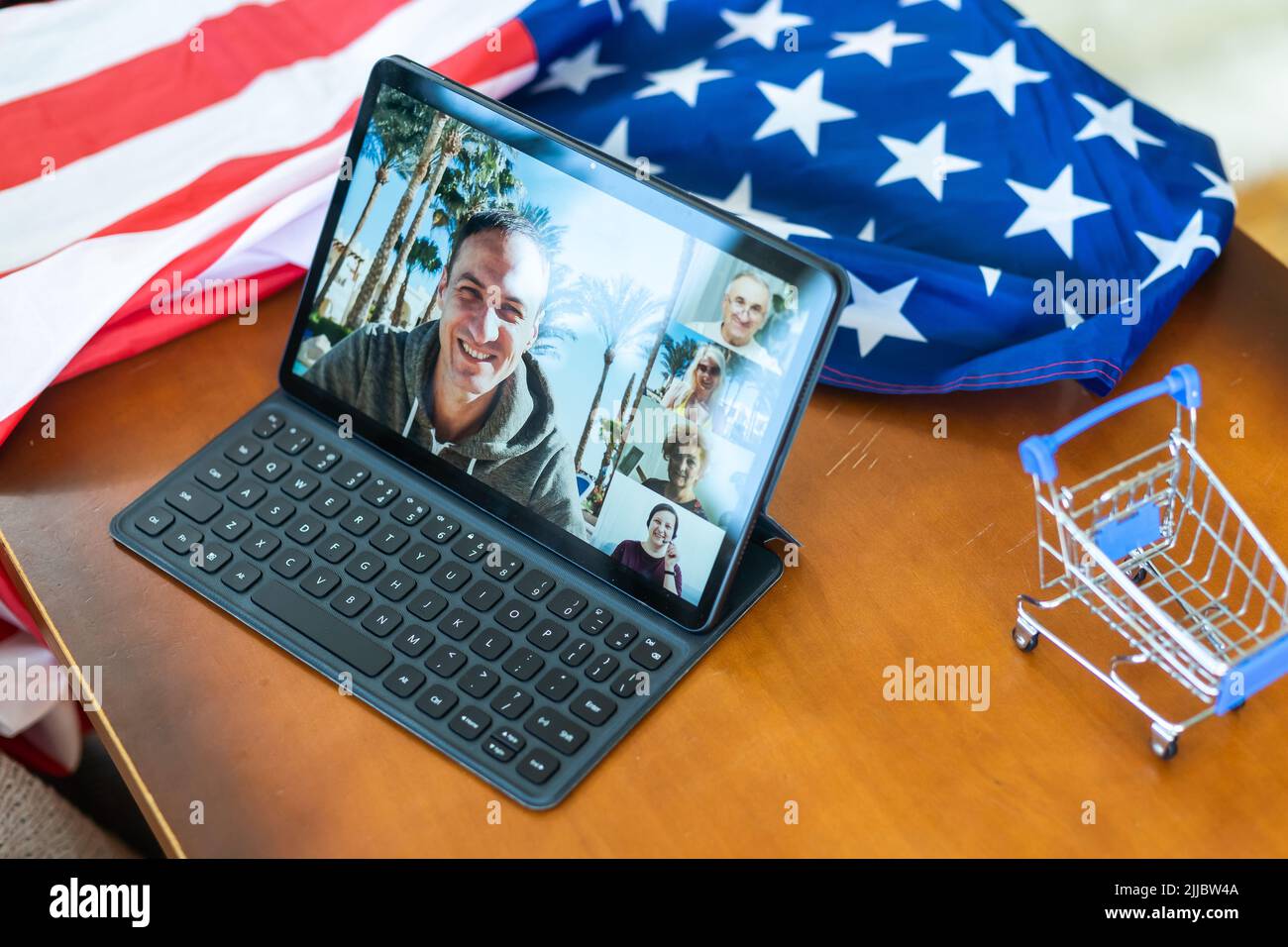 tablet, US flag, supermarket cart Stock Photo - Alamy