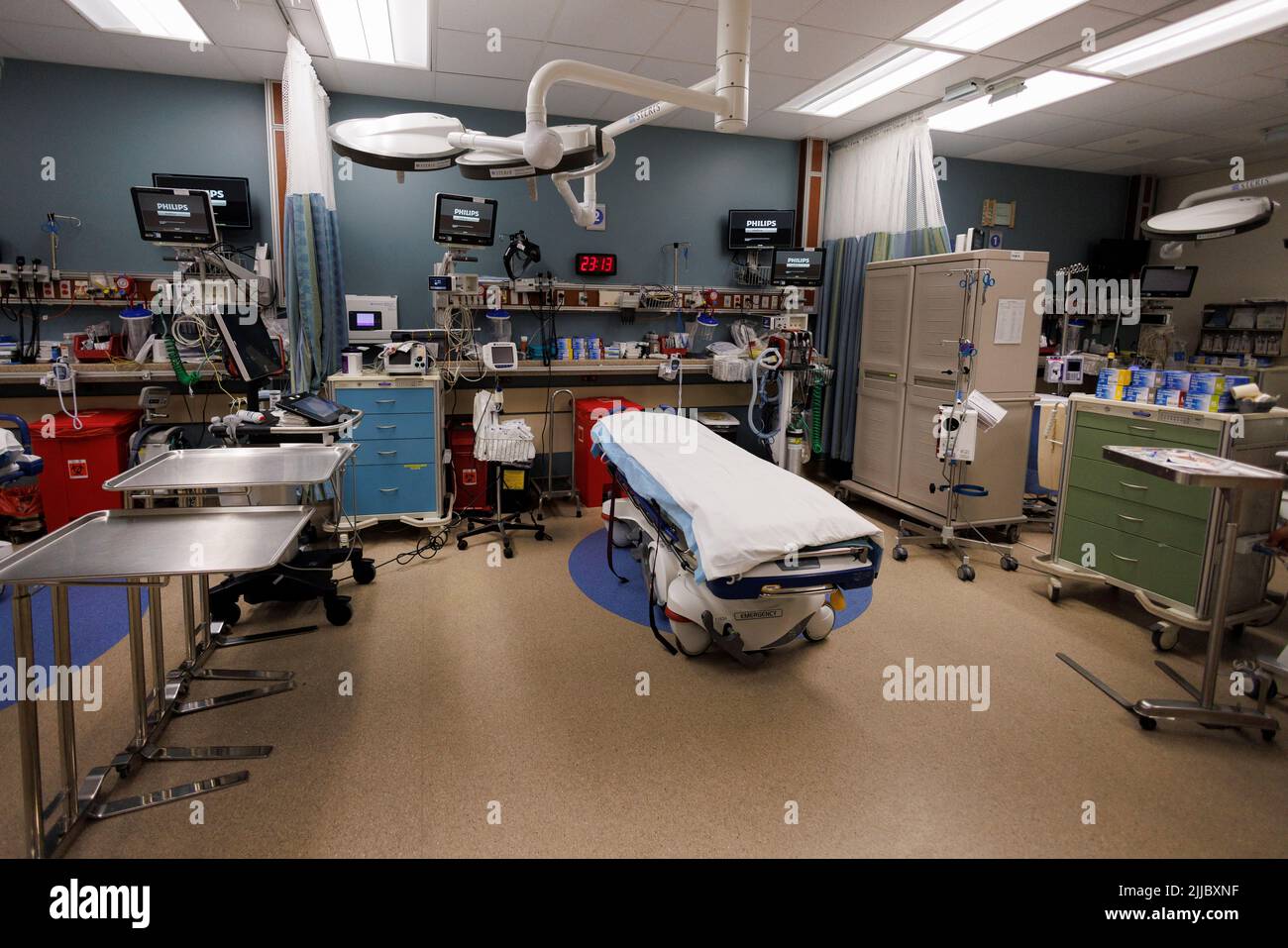 An empty trauma bed awaits patients injured while trying to illegally enter the United States from Mexico at Scripps Mercy Hospital’s trauma unit in San Diego, California , U.S., May 25, 2022.  REUTERS/Mike Blake Stock Photo