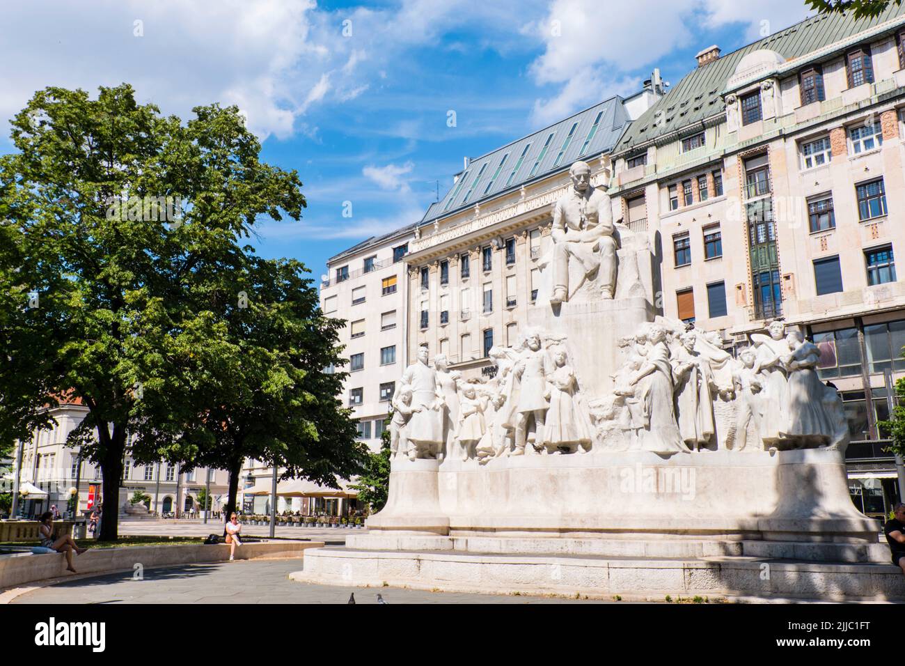 Mihaly Vörösmart memorial sculpture, Vörösmarty tér, Budapest, Hungary Stock Photo