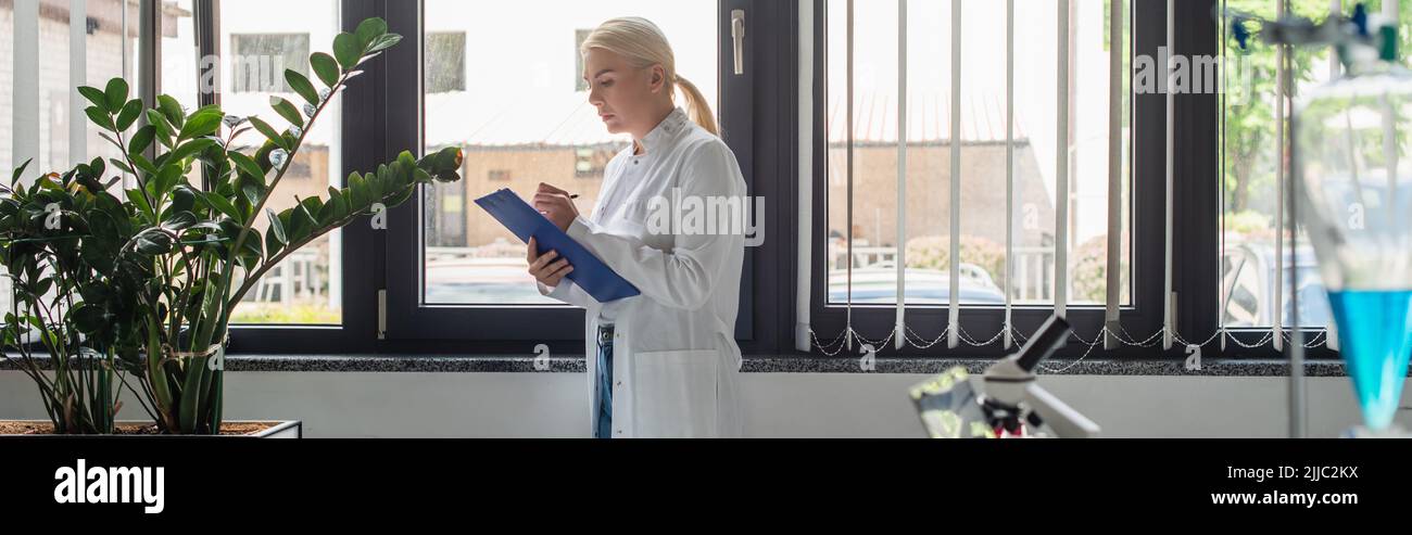 Side view blurred scientist hi-res stock photography and images - Alamy