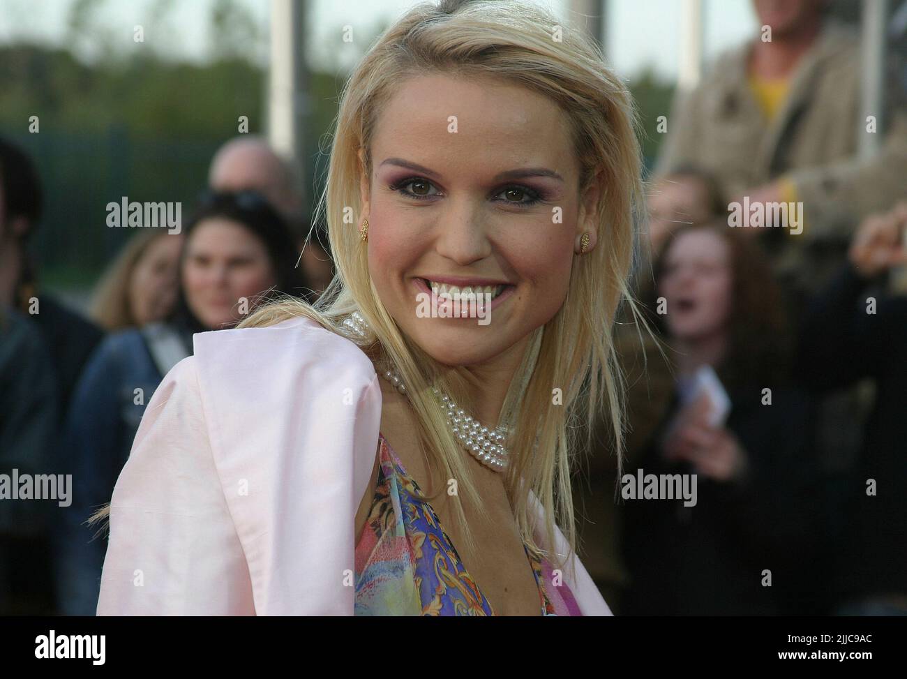 ARCHIVE PHOTO: Tamara von NAYHAUSS turns 50 on July 23, 2022, 03SN NAY091004VM.jpg Tamara von NAYHAUSS, Germany, TV presenter, portrait, landscape format, 09.10.2004. ©SVEN SIMON, Princess-Luise-Str.41#45479 Muelheim/Ruhr#tel.0208/9413250#fax 0208/9413260#account 1428150 Commerzbank Essen BLZ 36040039#www.SvenSimon.net#e-mail: Stock Photo