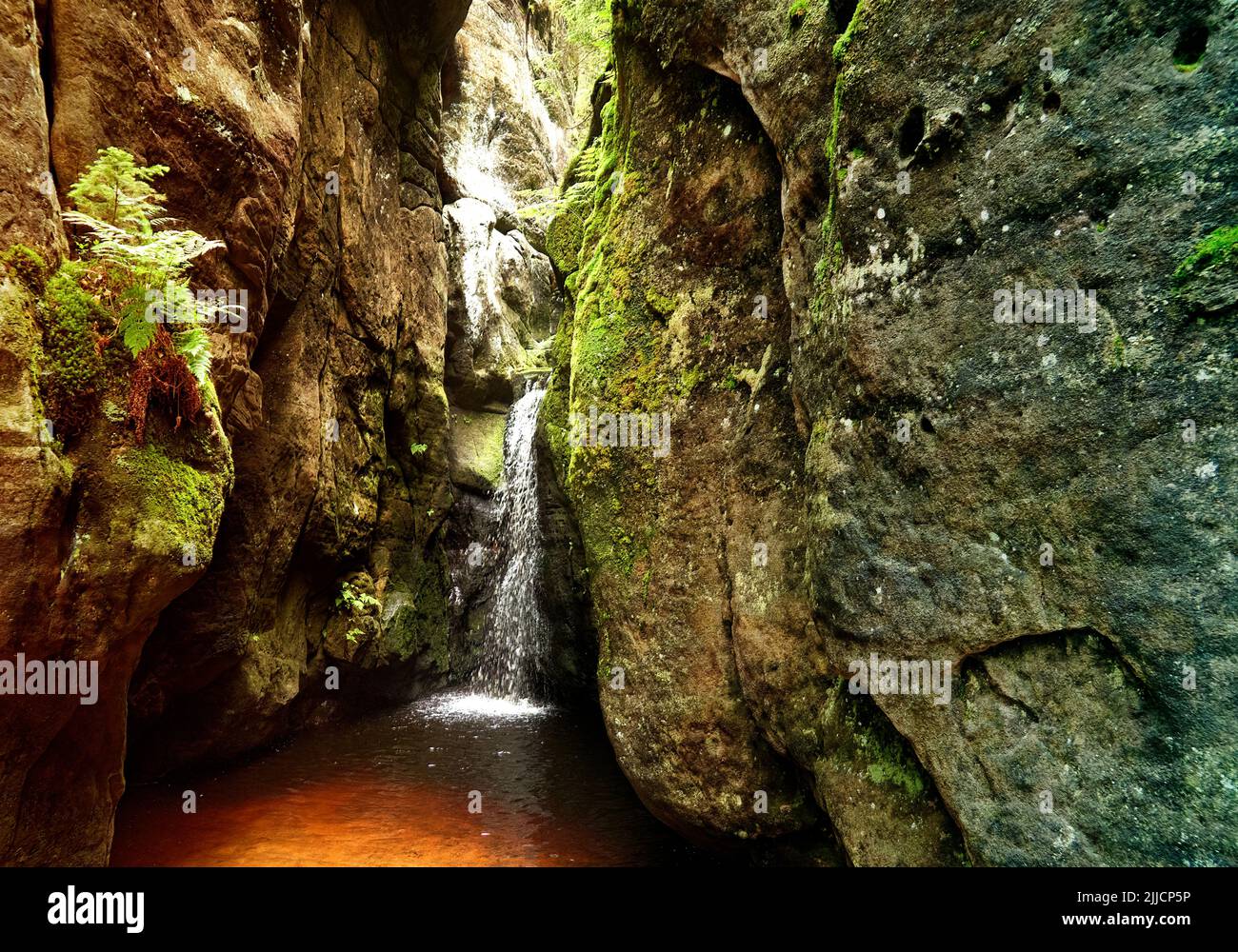Small Waterfall Between Rocks Small sandstone woodland waterfall hi-res stock photography and images ...
