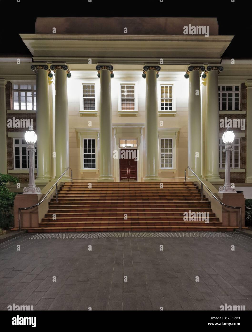 107 Entrance porch with Ionic columns of a museum institution of the QUT. Brisbane-Australia. Stock Photo