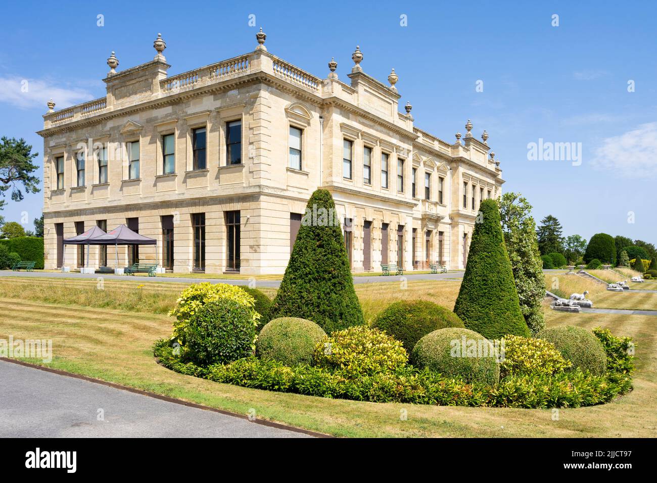 Ornamental topiary at Brodsworth Hall and Gardens a Victorian country house near Doncaster South Yorkshire England UK GB Europe Stock Photo
