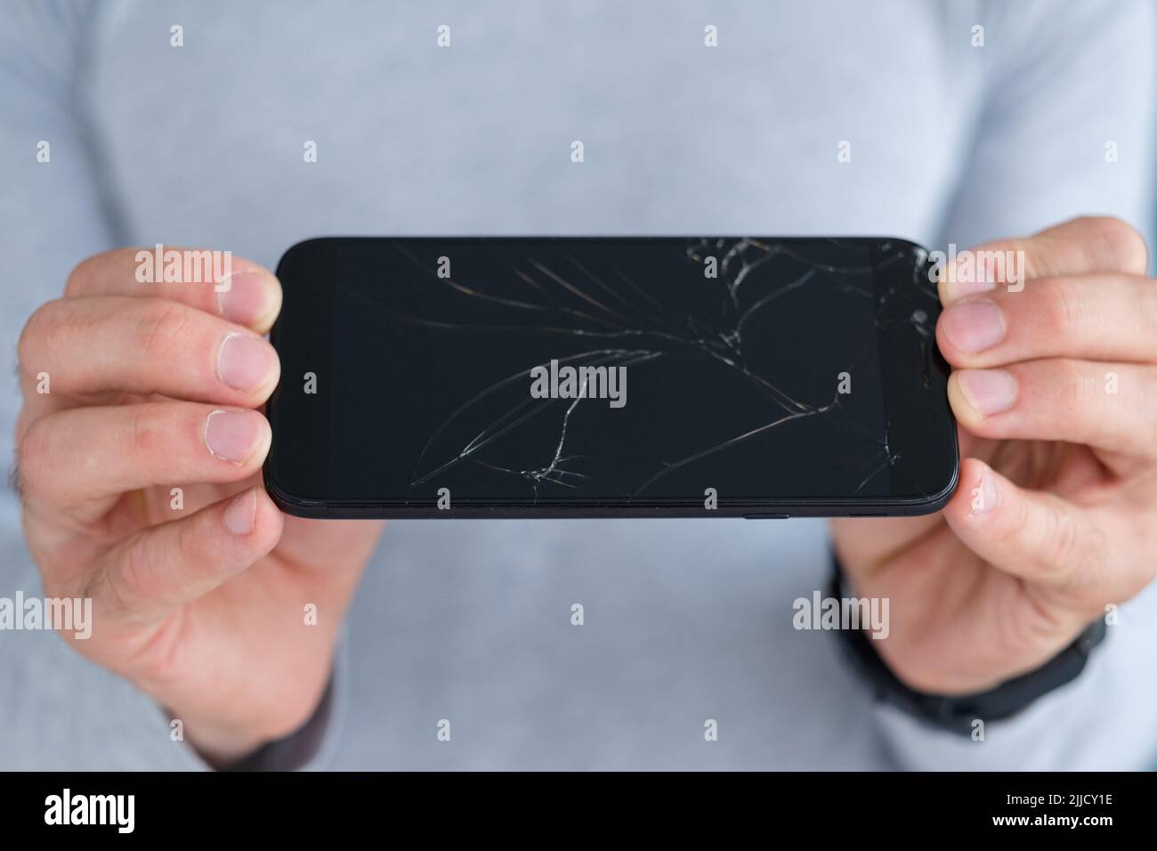 smash shattered cracked screen phone repair Stock Photo Alamy