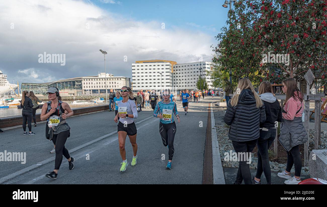 Midnight sun marathon hi-res stock photography and images - Alamy