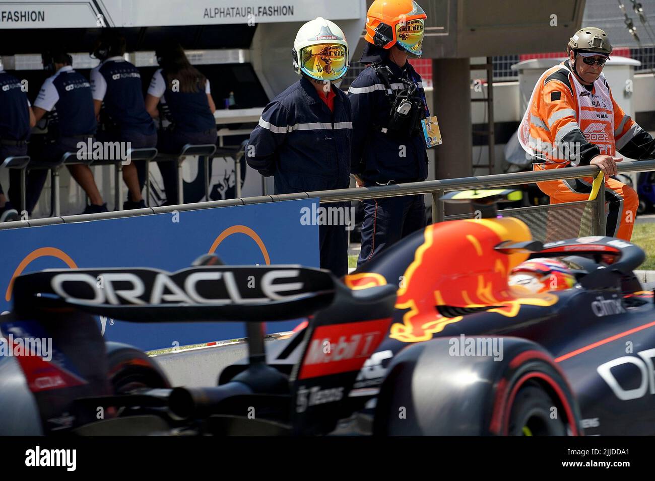 The helmet of Sergio Perez (MEX) Red Bull Racing in qualifying