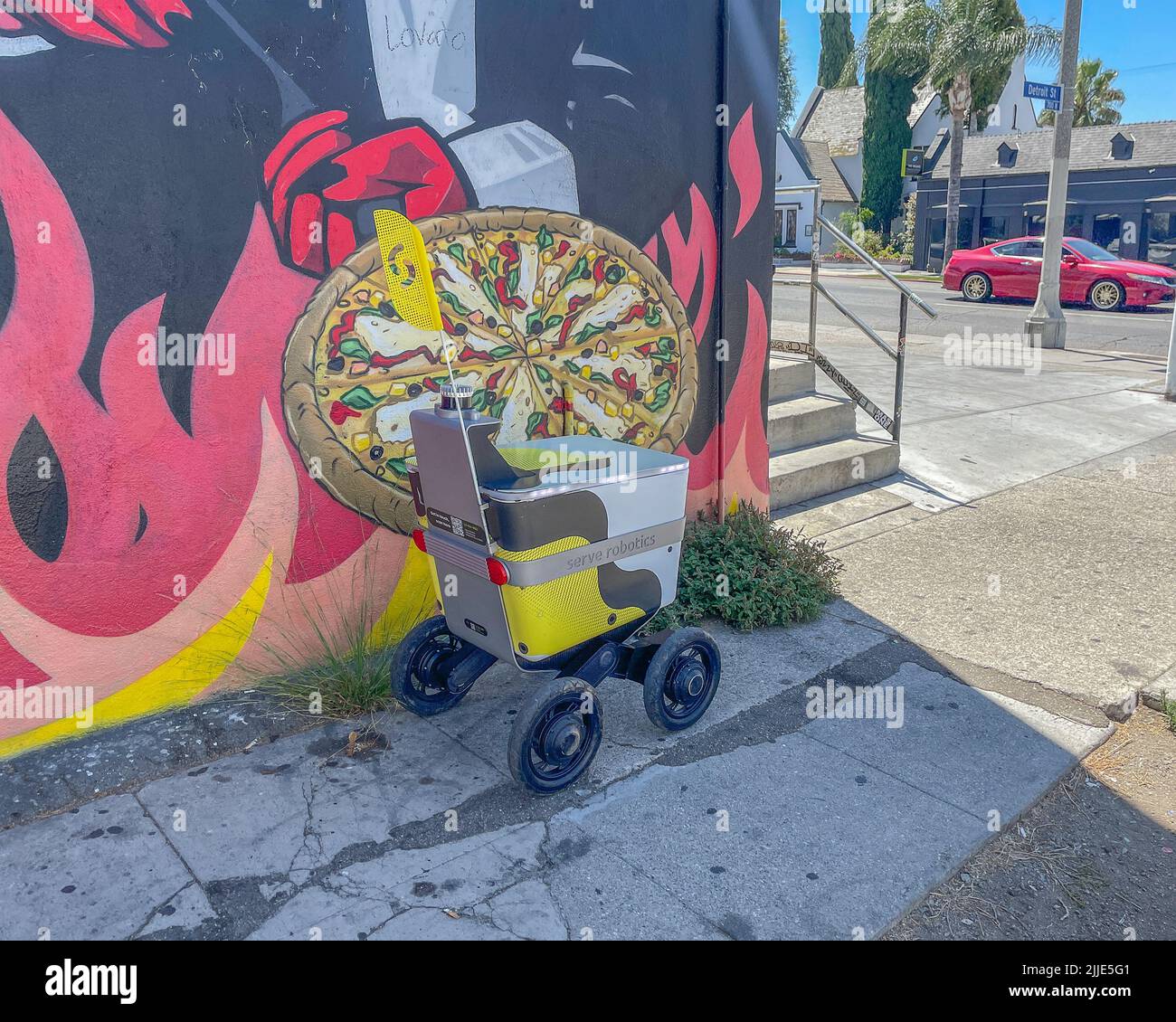 Los Angeles, CA, USA – June 26, 2022: A Serve Robotics robot makes a food delivery in Los Angeles, CA. Stock Photo