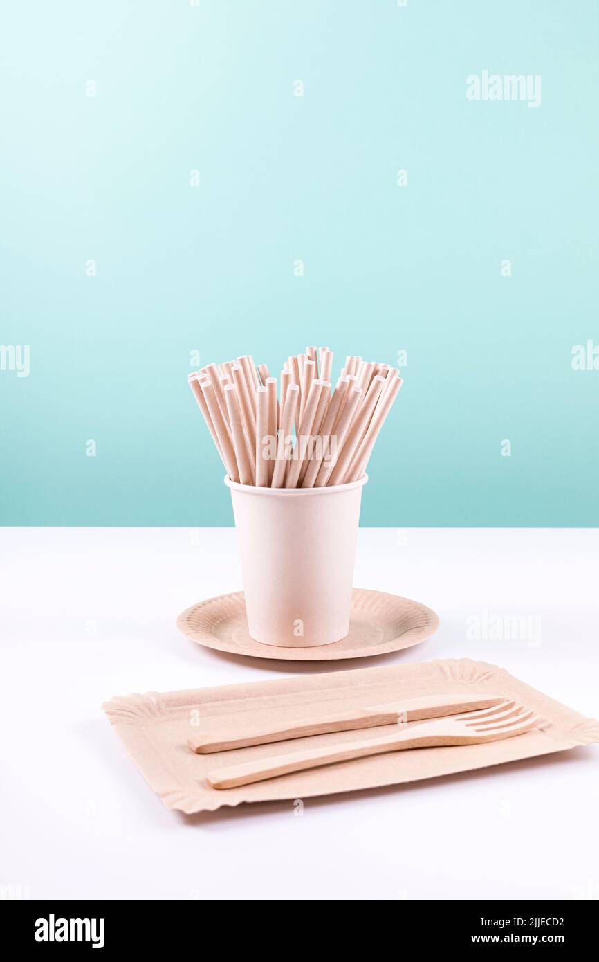 Plastic plates waste hires stock photography and images Alamy