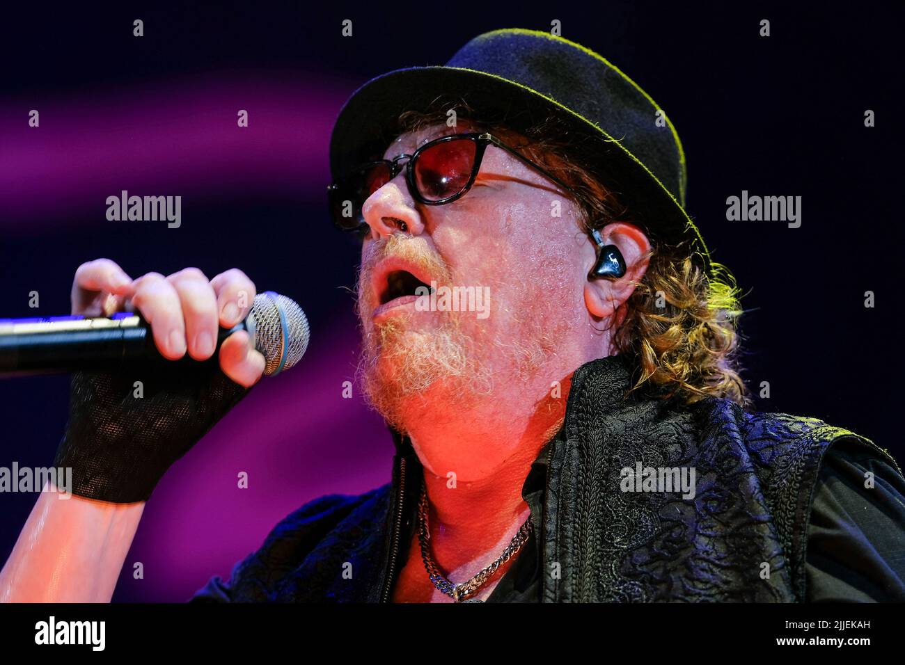 Verona, Italy. 25th July 2022. The American  rock-band Toto during their live performs at Arena di Verona for they Dogs of Oz world tour. Stock Photo