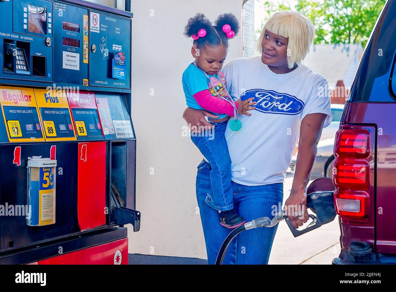 Gas prices hires stock photography and images Alamy