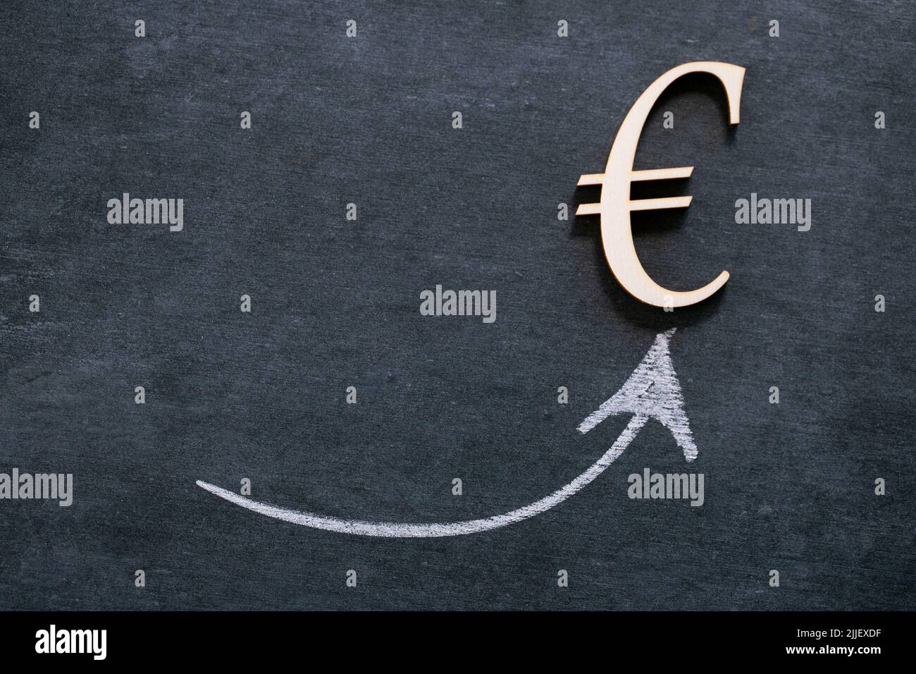 Euro growth. Rise in the euro exchange rate.growth of the exchange rate