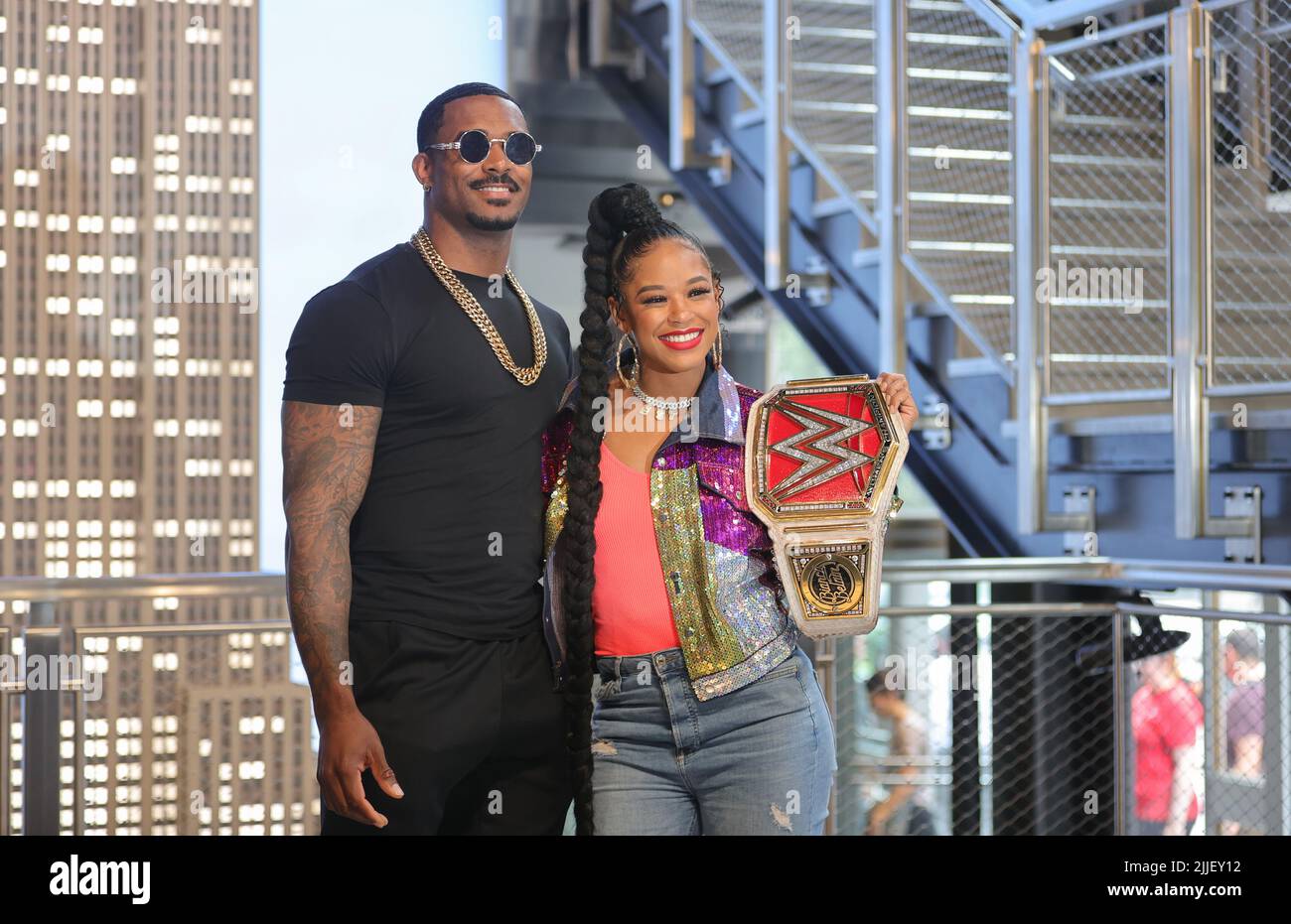 New York, NY, USA. 25th July, 2022. Empire State Building, New York, USA, July 25, 2022 - Montez Ford and Bianca Belair Crawford WWE Professional Wrestlers visit the Empire State Building today in New York City.Photo: Luiz Rampelotto/EuropaNewswire.PHOTO CREDIT MANDATORY. (Credit Image: © Luiz Rampelotto/ZUMA Press Wire) Stock Photo