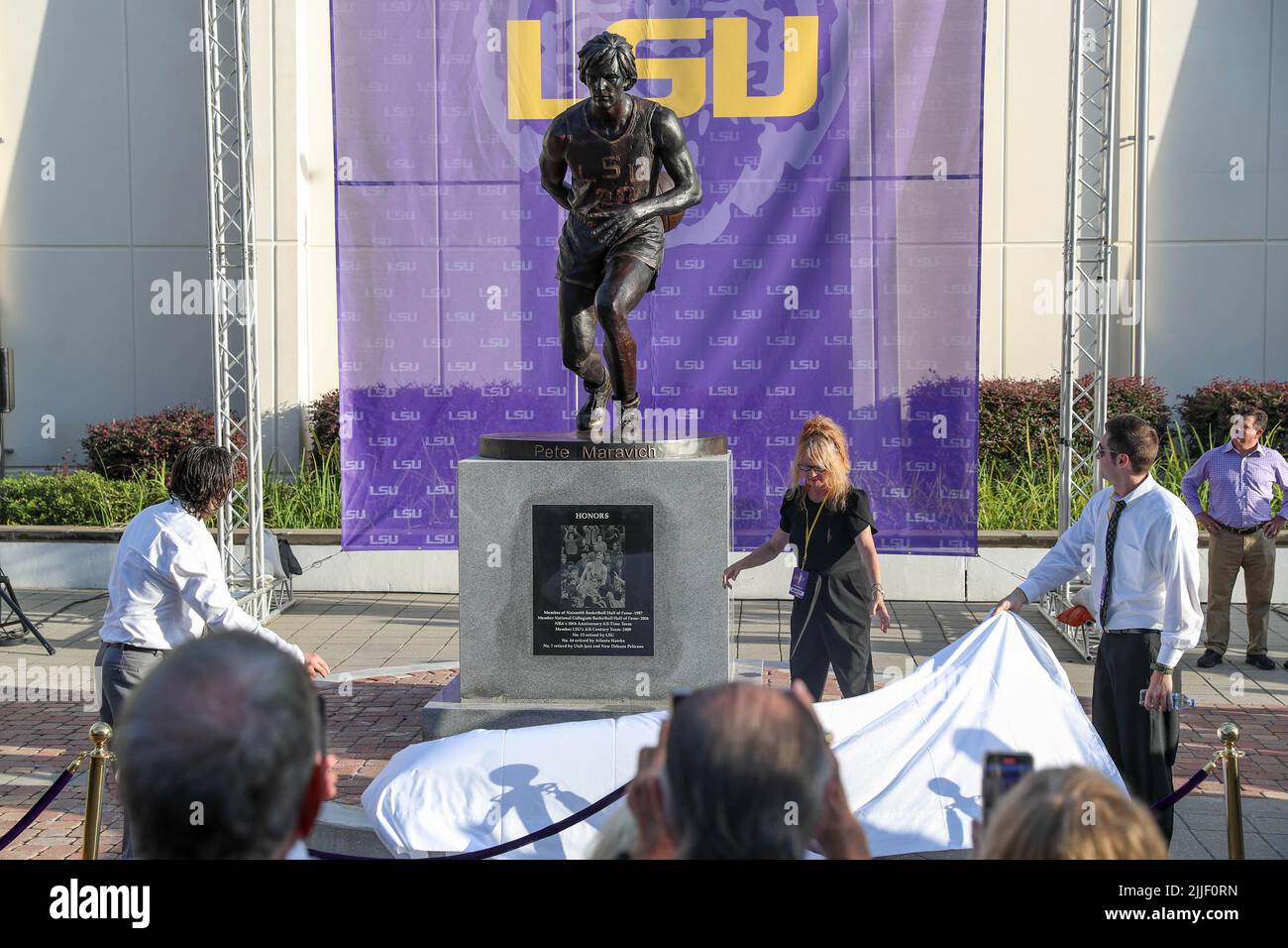 Baton Rouge, LA, USA. 25th July, 2022. Jackie Maravich with her son's