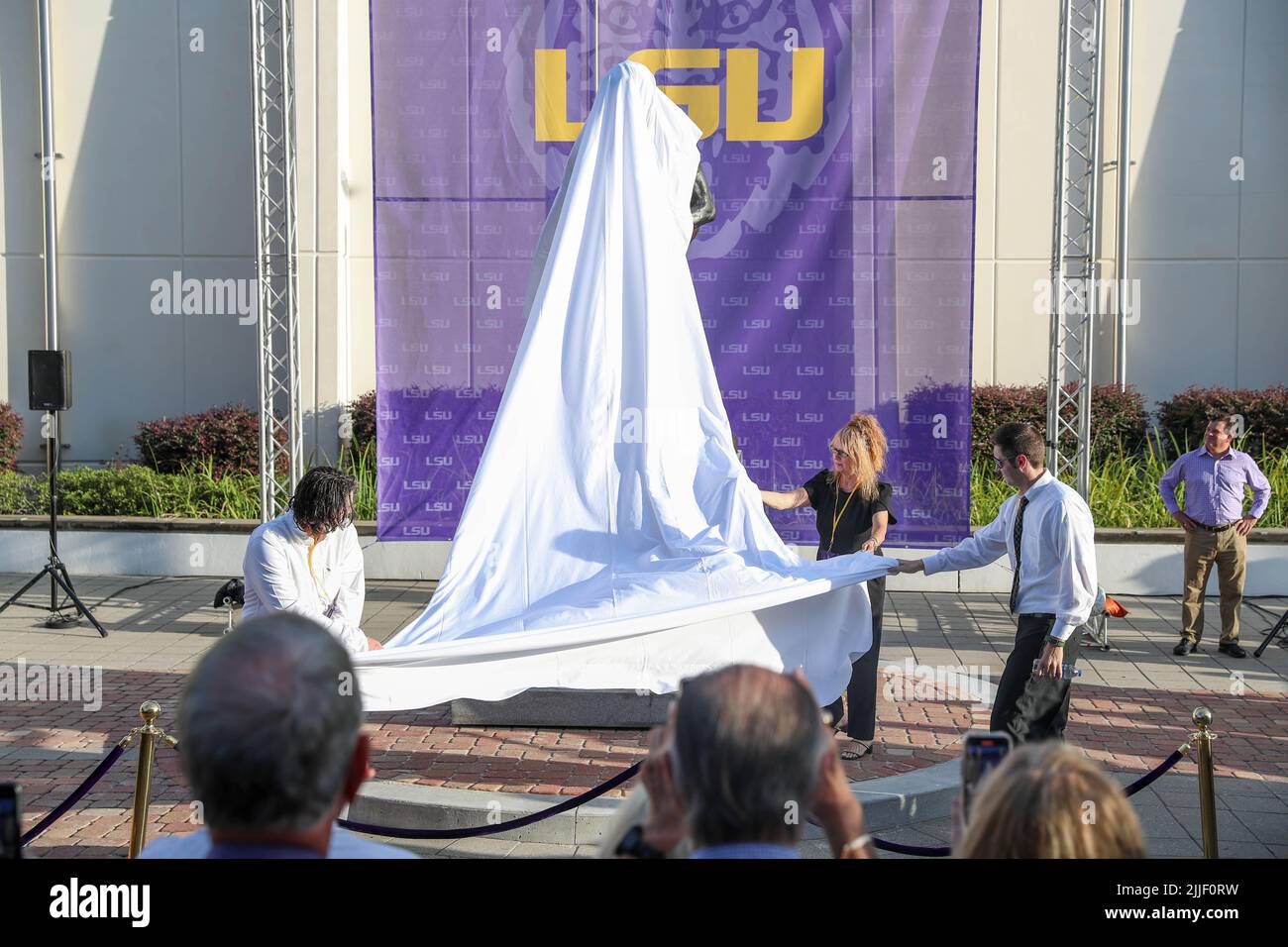 Baton Rouge, LA, USA. 25th July, 2022. Jackie Maravich with her son's