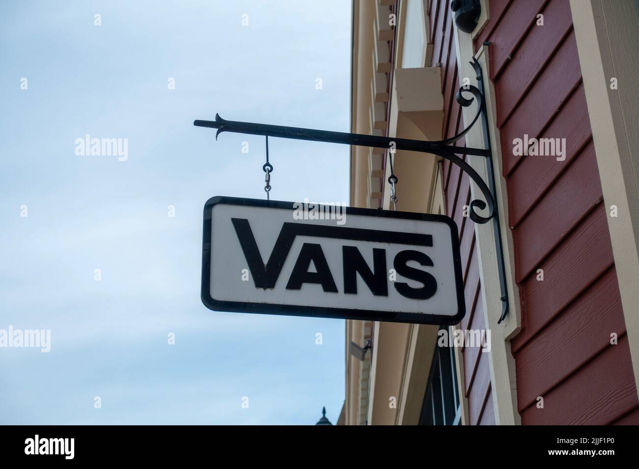 Vans store hi-res stock photography and images - Alamy