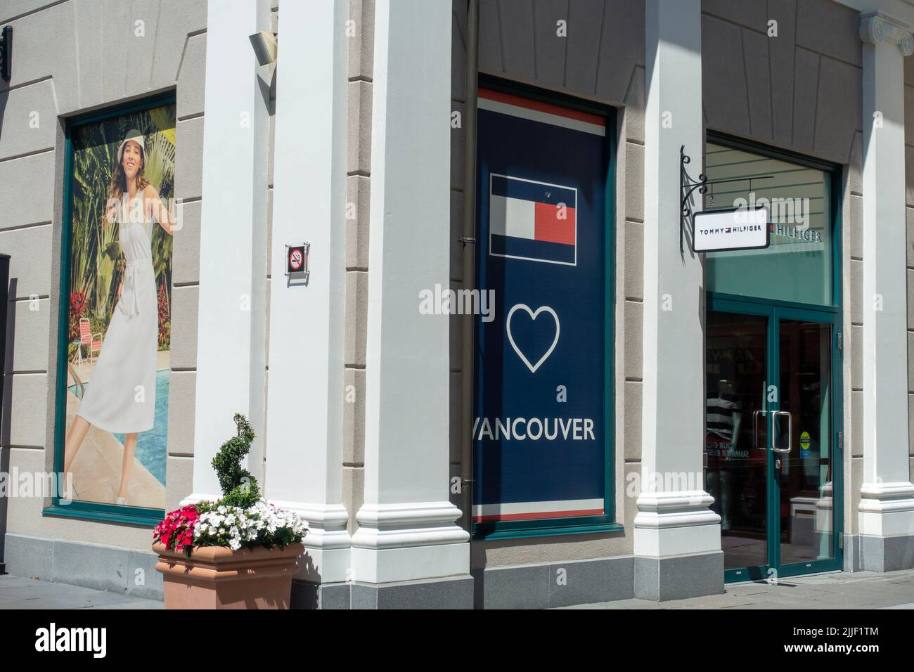 Tommy Hilfiger Store in McArthur Glen Designer Outlet Stock Photo - Alamy