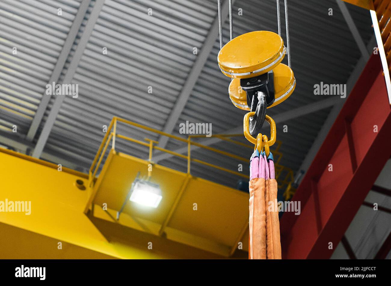 Crane assembly hi-res stock photography and images - Alamy