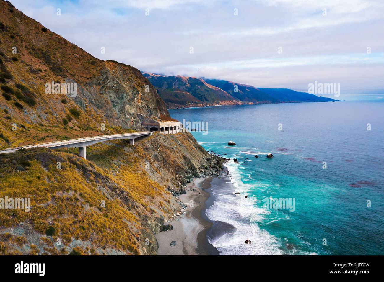 Pitkins Curve Bridge and Rain Rocks Rock Shed in California Stock Photo