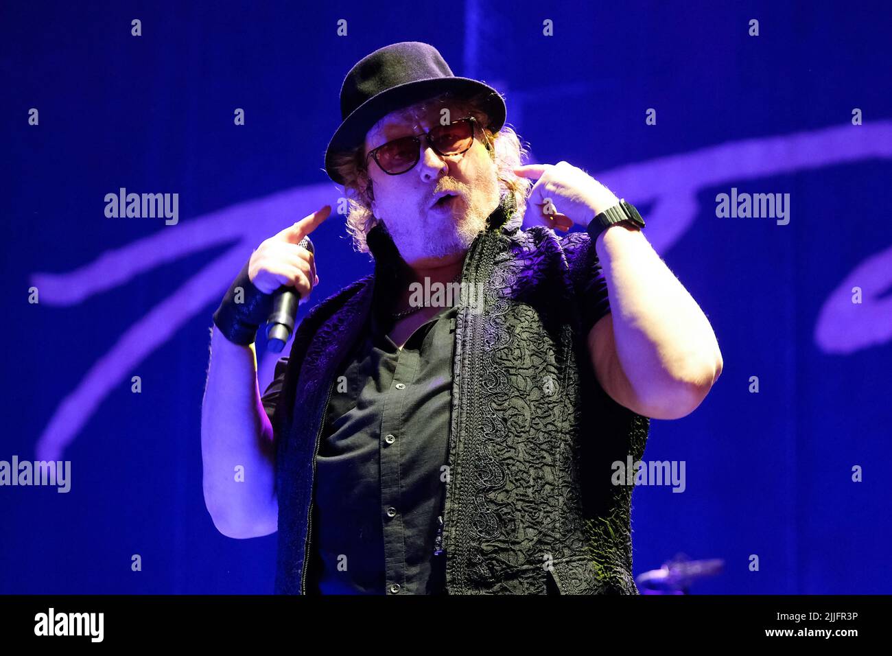 Verona, Italy, 25/07/2022, Joseph Williams during the Music Concert TOTO  -Dogz of Oz Tour on July 25, 2022 at the Arena di Verona in Verona, Italy  (Photo by Roberto Tommasini/LiveMedia/Sipa USA Stock