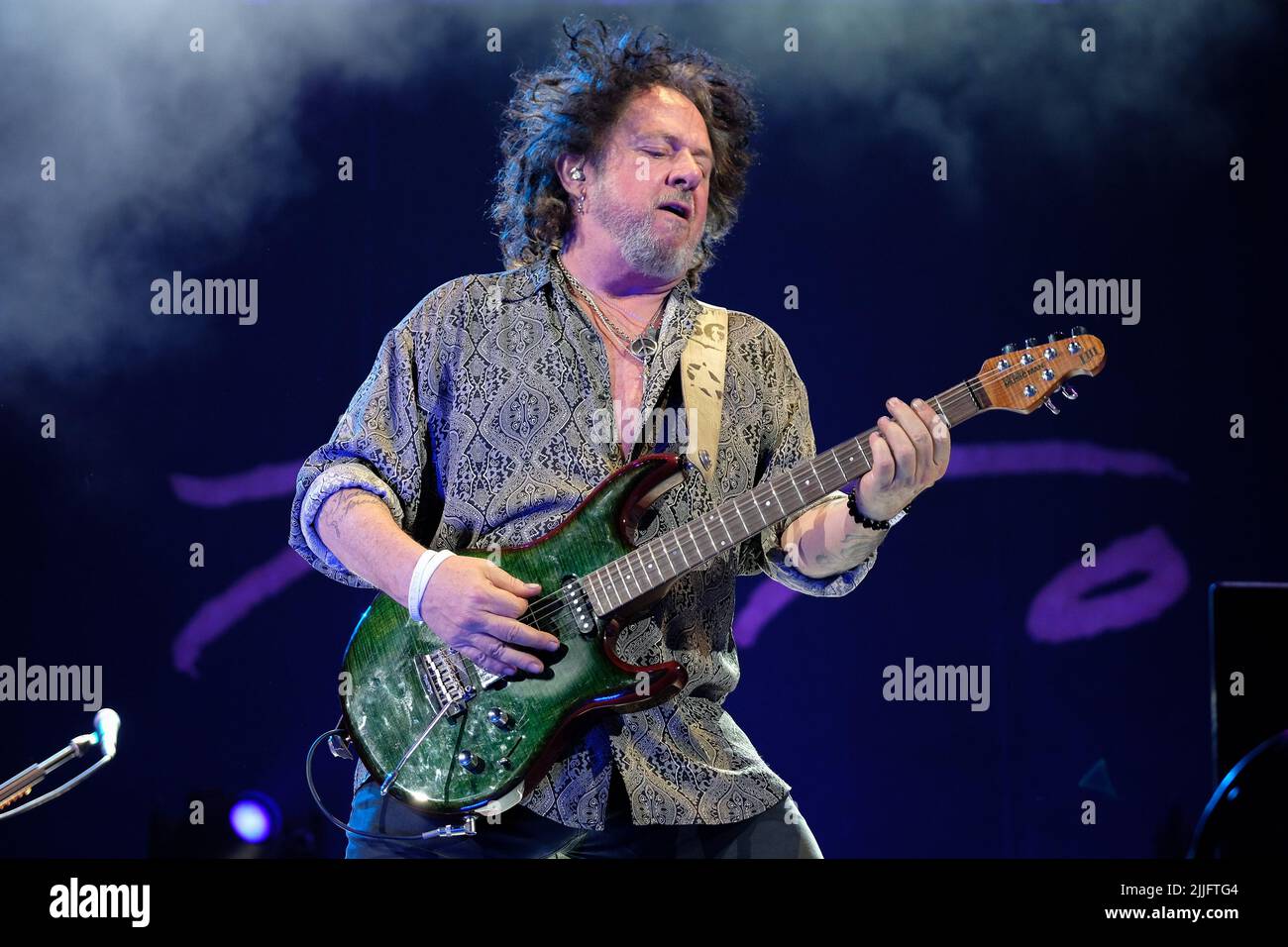 Steve lukather hi-res stock photography and images - Alamy