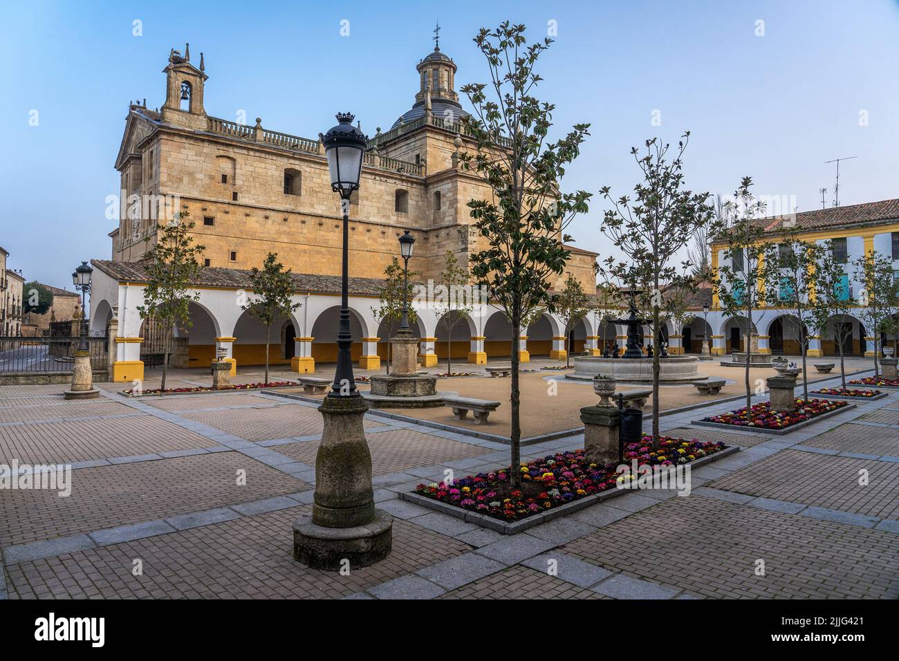 Buen Alcalde square and Cerralbo church in the old town of Ciudad Rodrigo illuminated at night, Salamanca, Cas Stock Photo