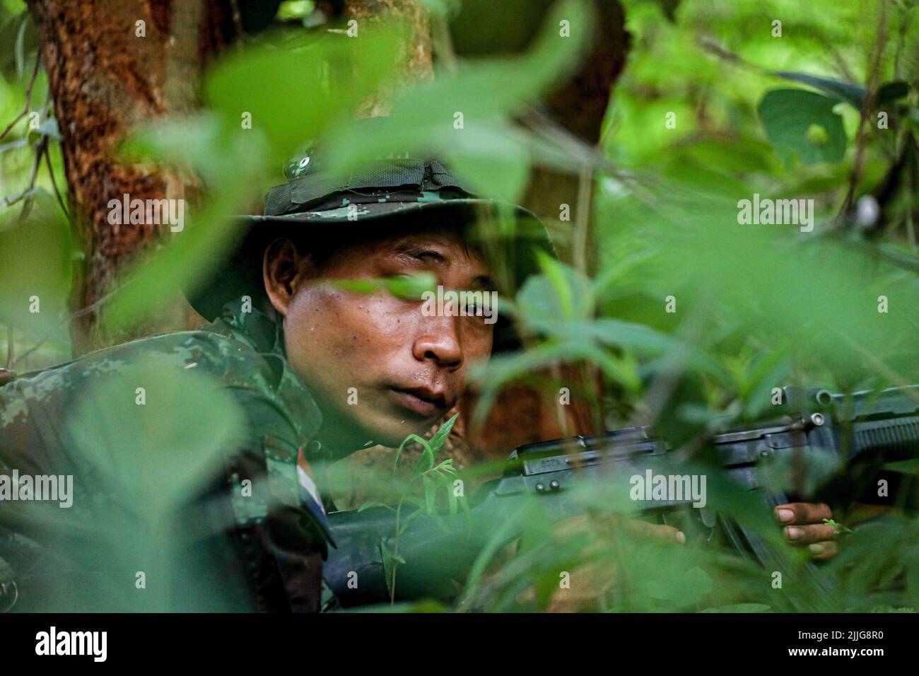 Karenni nationalities defence force hi-res stock photography and images ...