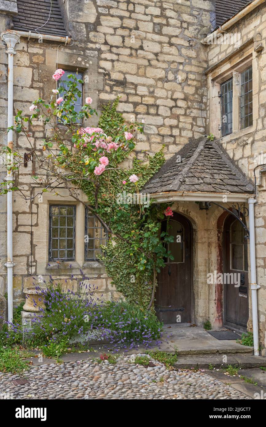 Courtyard Garden outside a traditional stone house in the Cotswolds Stock Photo