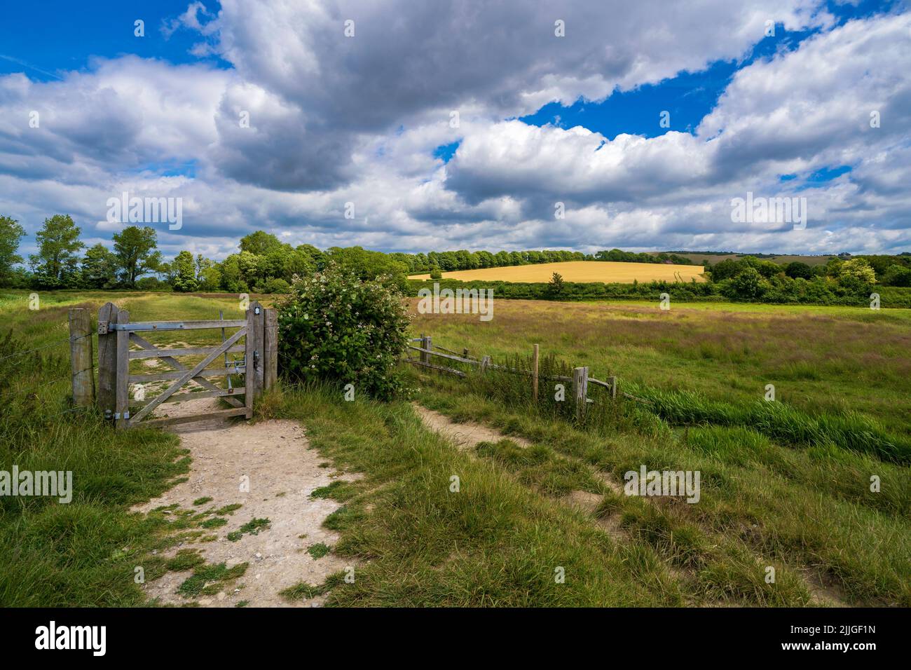 The South Downs Way on the Cuckmere River at Alfriston, East Sussex, England, Uk Stock Photo