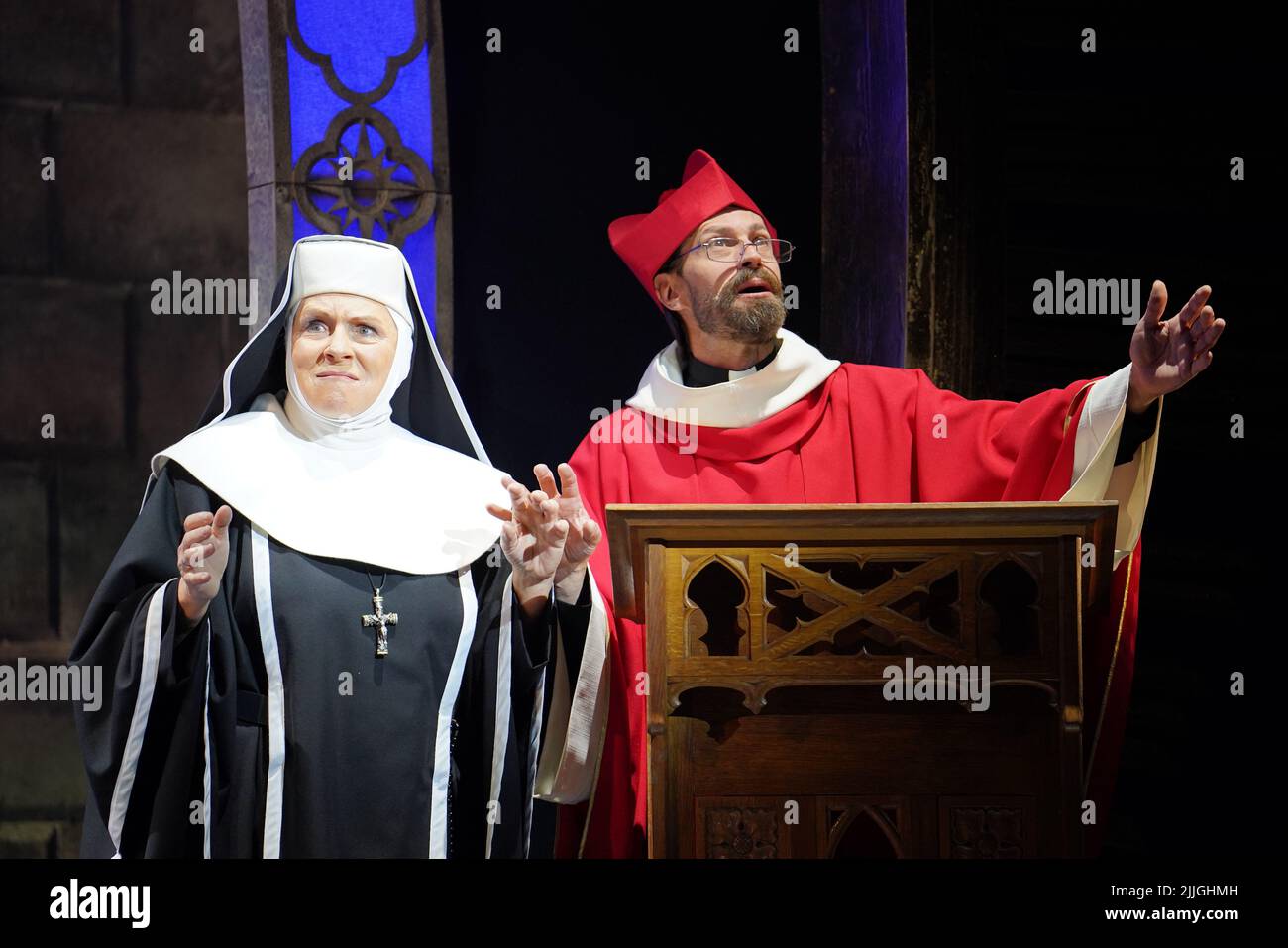 Jennifer Saunders (left) and Graham McDuff performing in a preview ahead of the upcoming West End production for Sister Act The Musical at the Eventim Apollo, London. Picture date: Tuesday July 26, 2022. Stock Photo