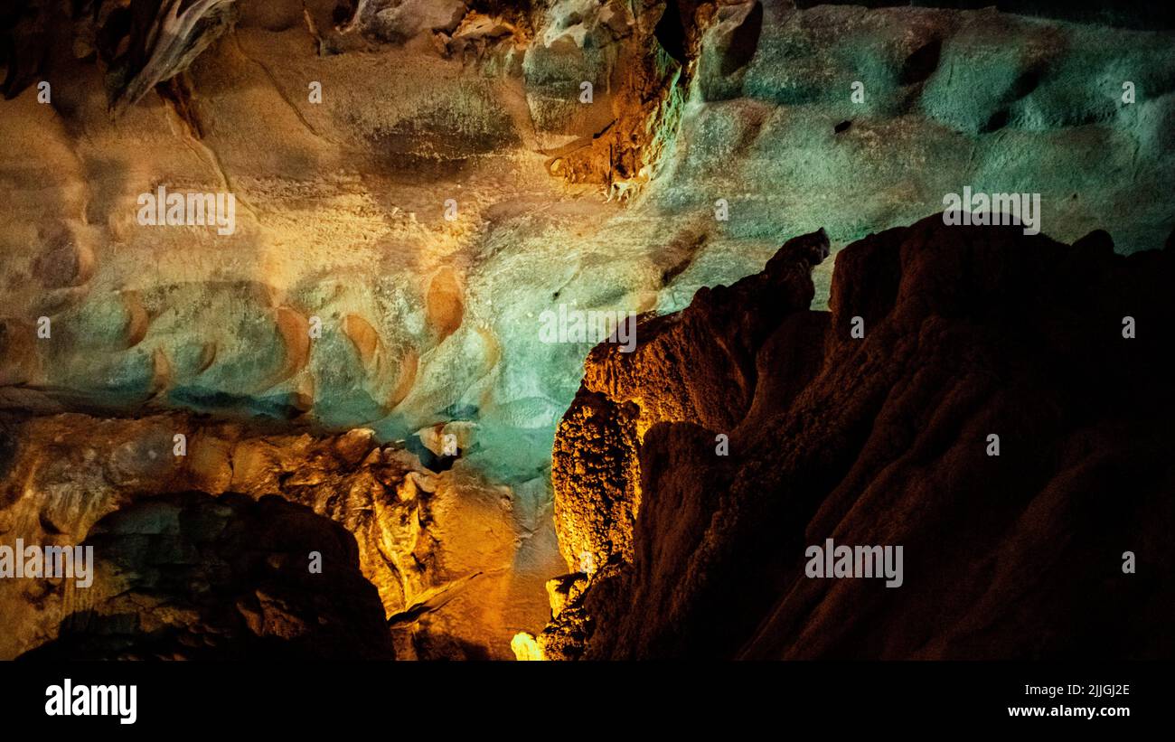 宝石の洞窟/Gemstone Cave 宝石の洞窟/Gemstone Cave