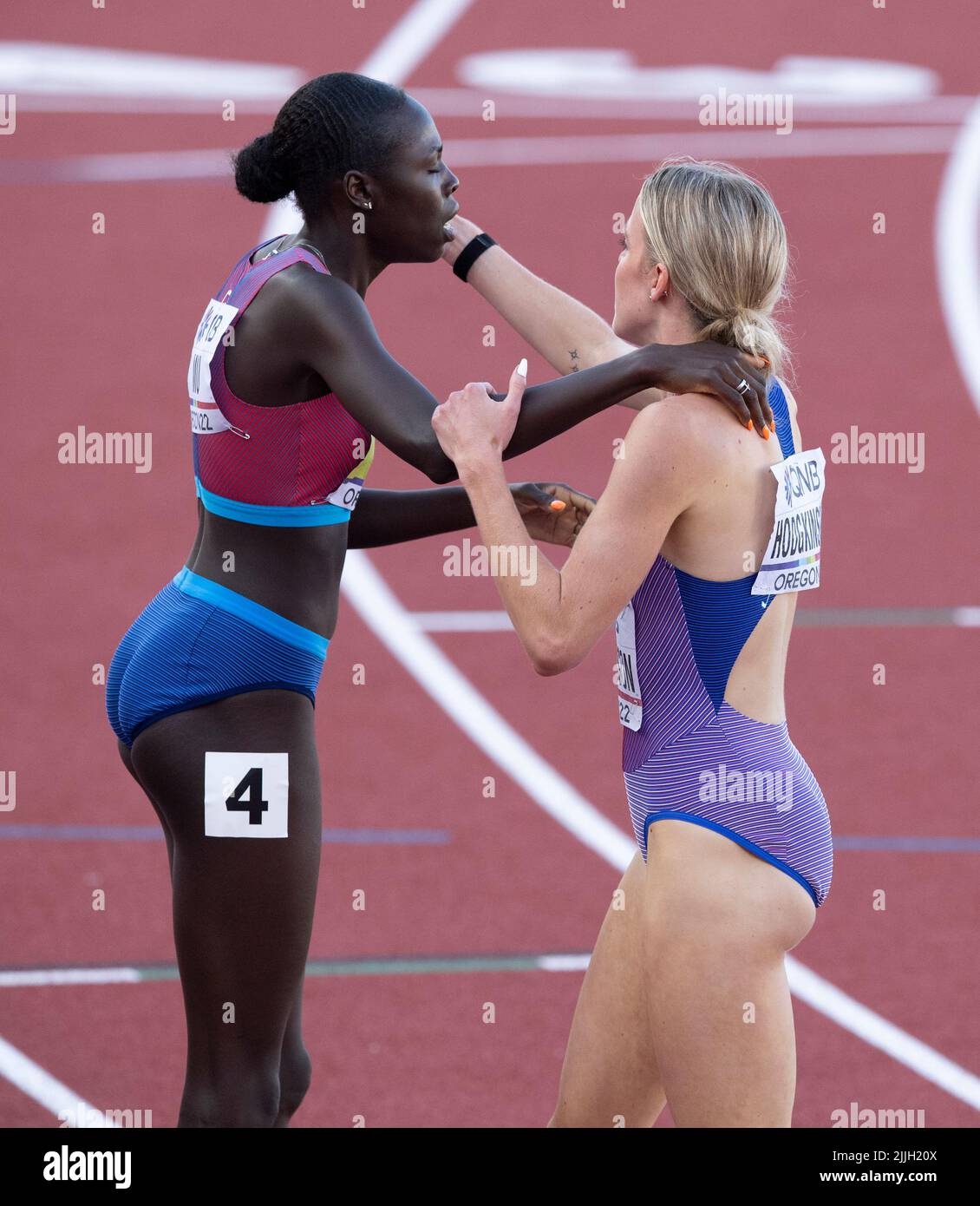 Athing Mu (USA) and Keely Hodgkinson (GB&NI) competing in the women’s