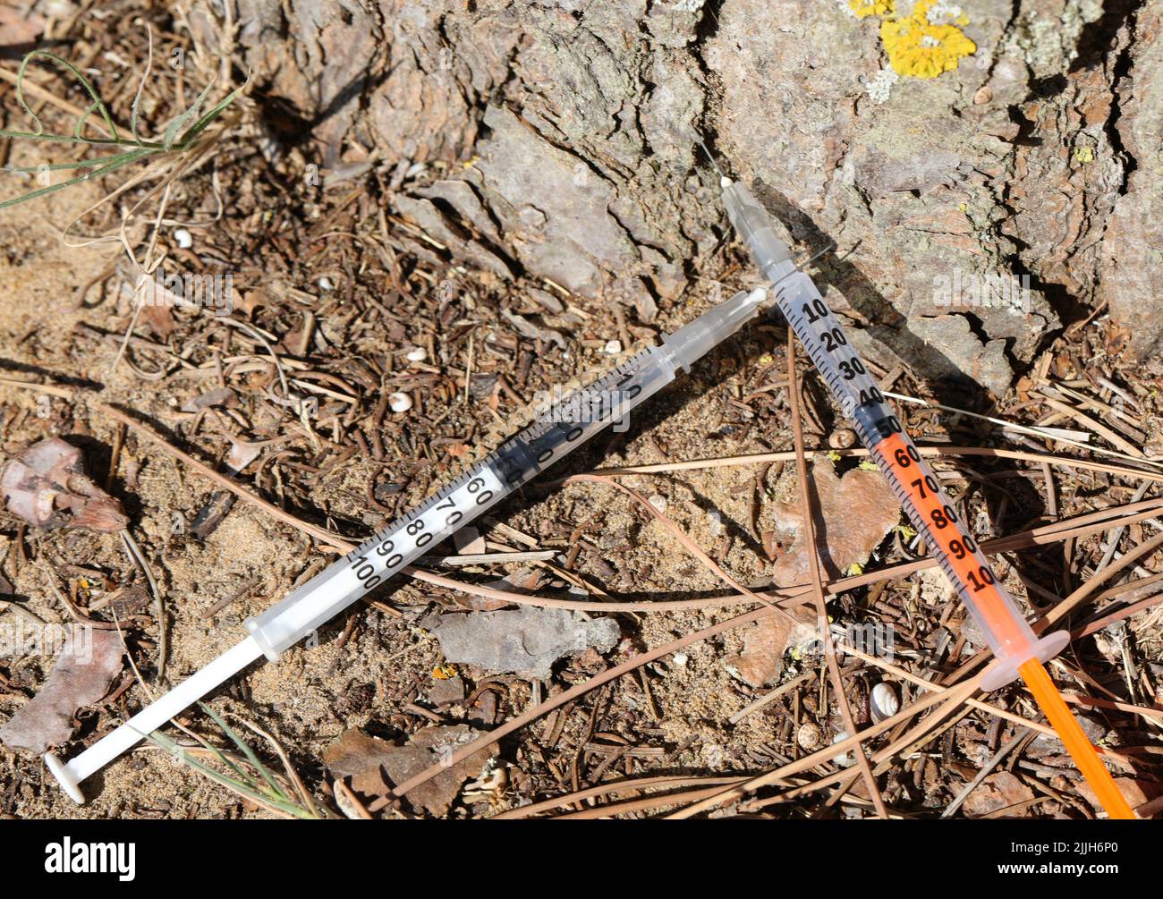 disposable syringes used by drug addicts to inject drugs into a vein