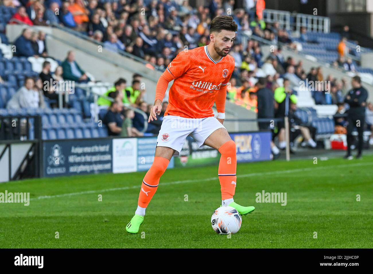 Owen Dale 7 of Blackpool controls the ball Stock Photo Alamy