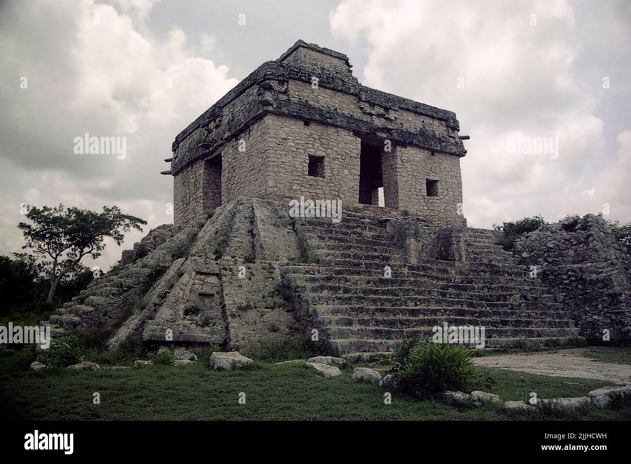 Temple of Seven Dolls in Dzibilchaltun, Mayan ruins north of Merida, Yucatan, Mexico Stock Photo