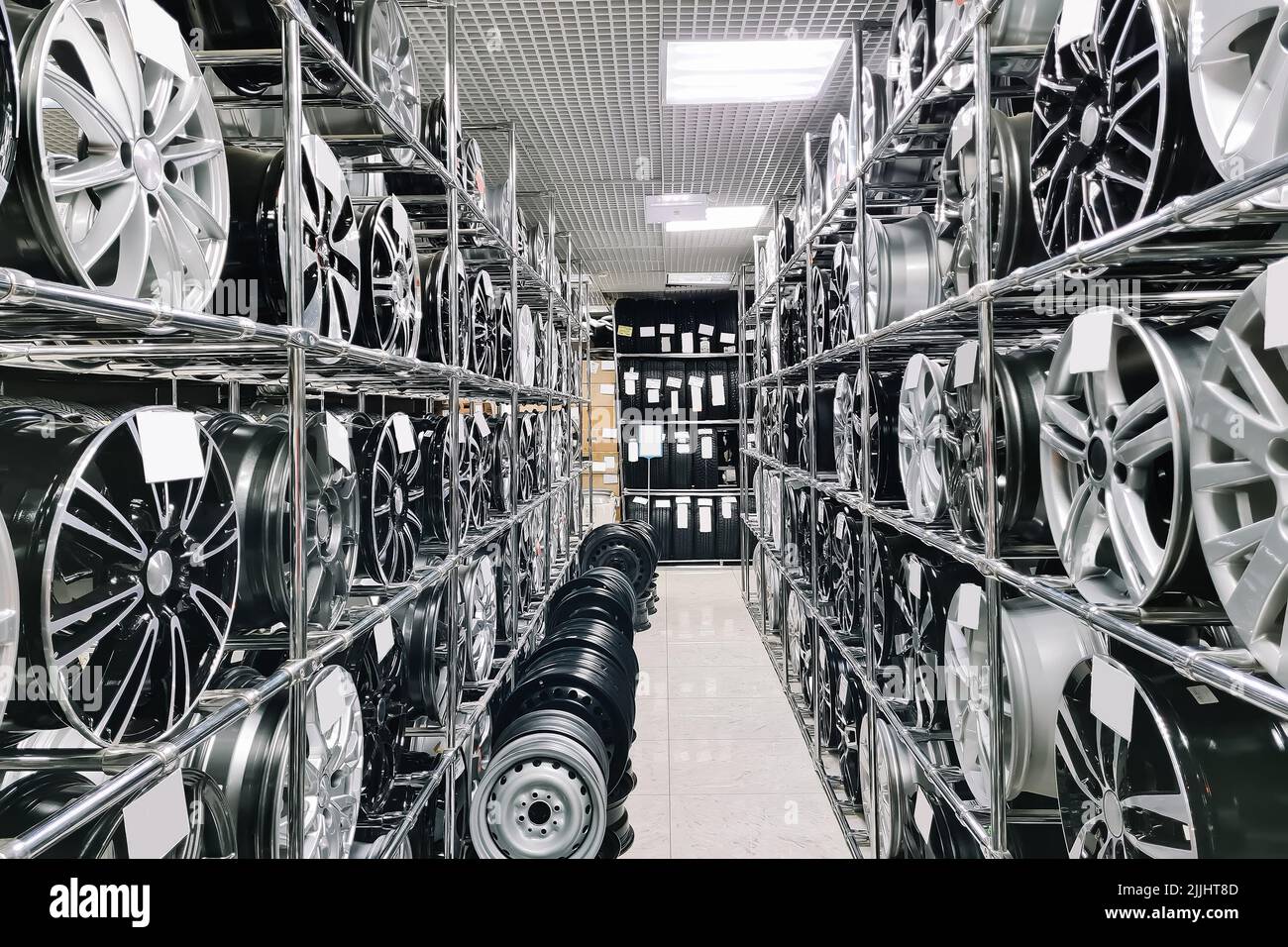 Tyre sale hires stock photography and images Alamy