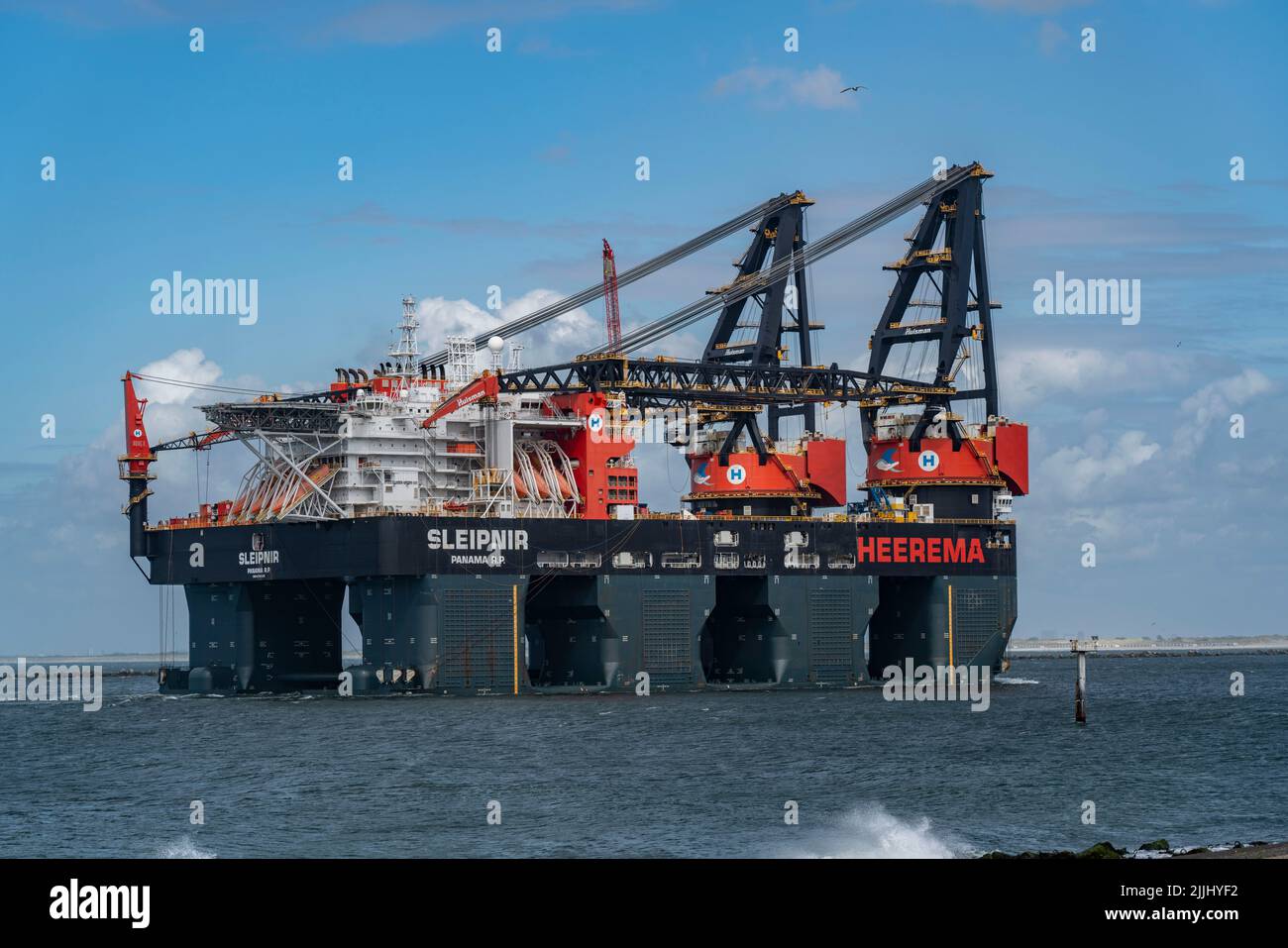 Semisubmersible crane ship Sleipnir, a semisubmersible floating crane