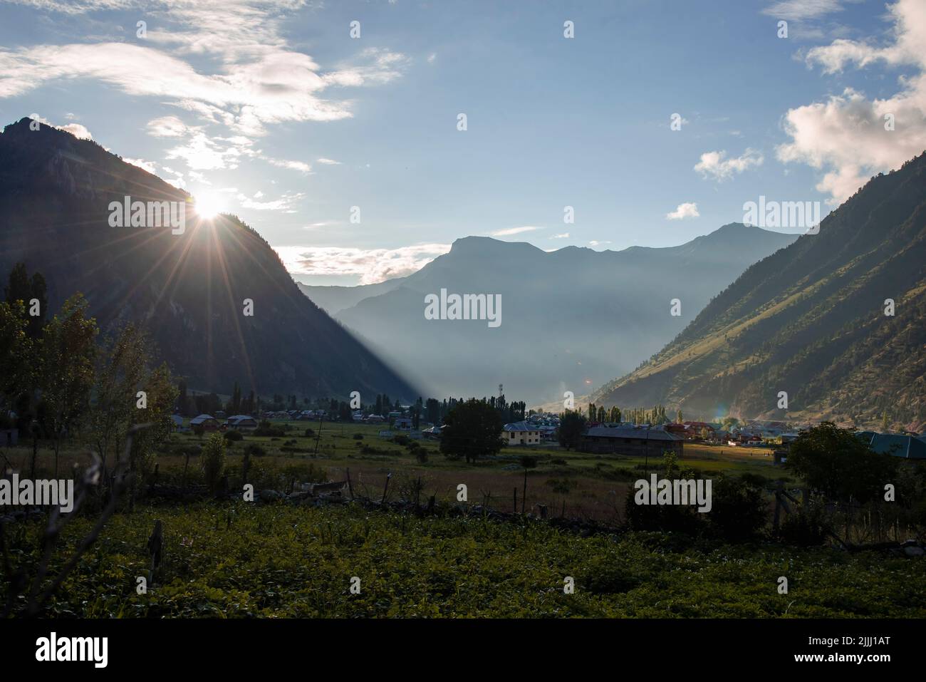 Bandipora, India. 16th July, 2022. Sunset past the mountains during an evening. (Photo by Idrees Abbas/SOPA Images/Sipa USA) Credit: Sipa USA/Alamy Live News Stock Photo
