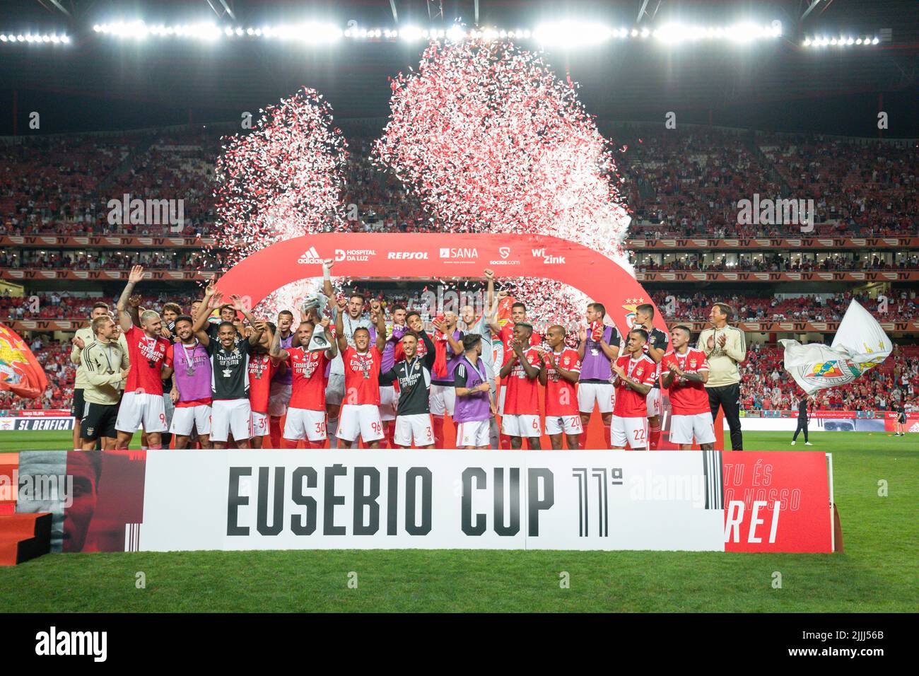 Lisbon, Portugal. July 26, 2022.  Benfica's defender from Argentina Nicolas Otamendi (30) lifting the Eusebio Cup trophy during the friendly game between SL Benfica vs Newcastle United FC Credit: Alexandre de Sousa/Alamy Live News Stock Photo