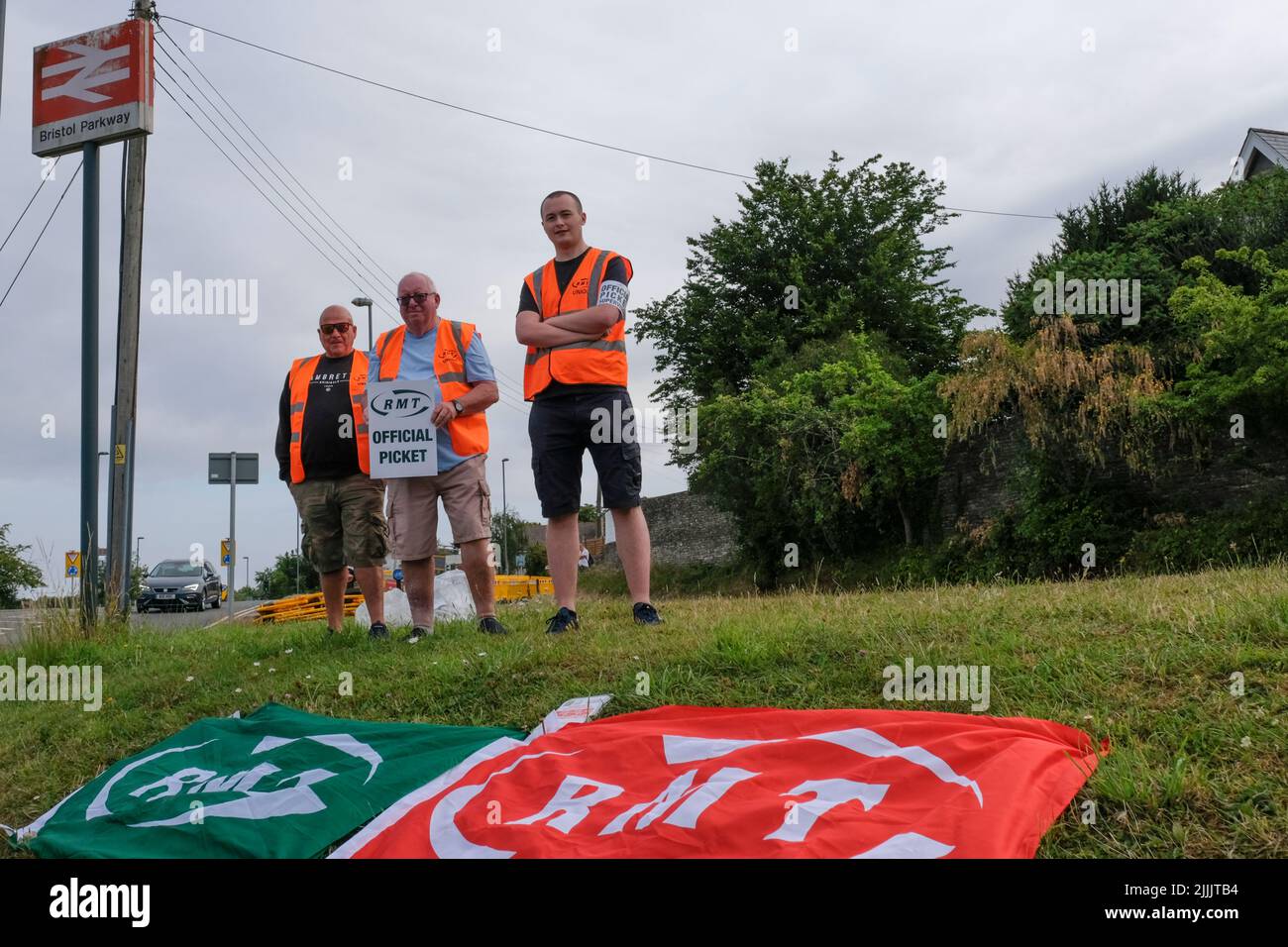 Bristol, UK. 27th July, 2022. Talks have broken down so 40,000 Network Rail and other train operating companies are on strike. Supported by the RMT workers picket Bristol Parkway station. They are looking for a decent pay rise, job security and good working conditions. Credit: JMF News/Alamy Live News Stock Photo