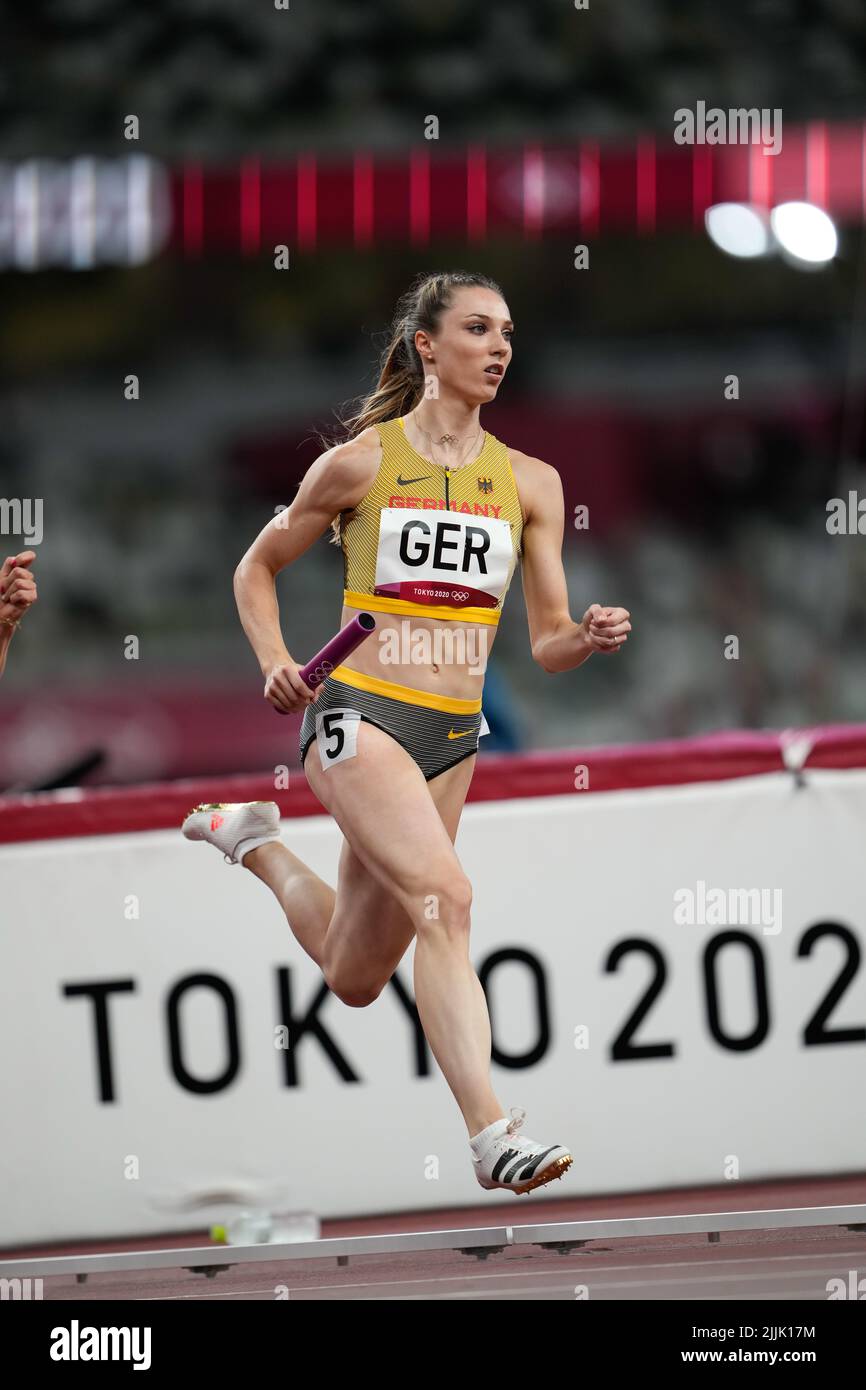 Laura Muller participating in the 4x400 meter relay at the 2020 Tokyo