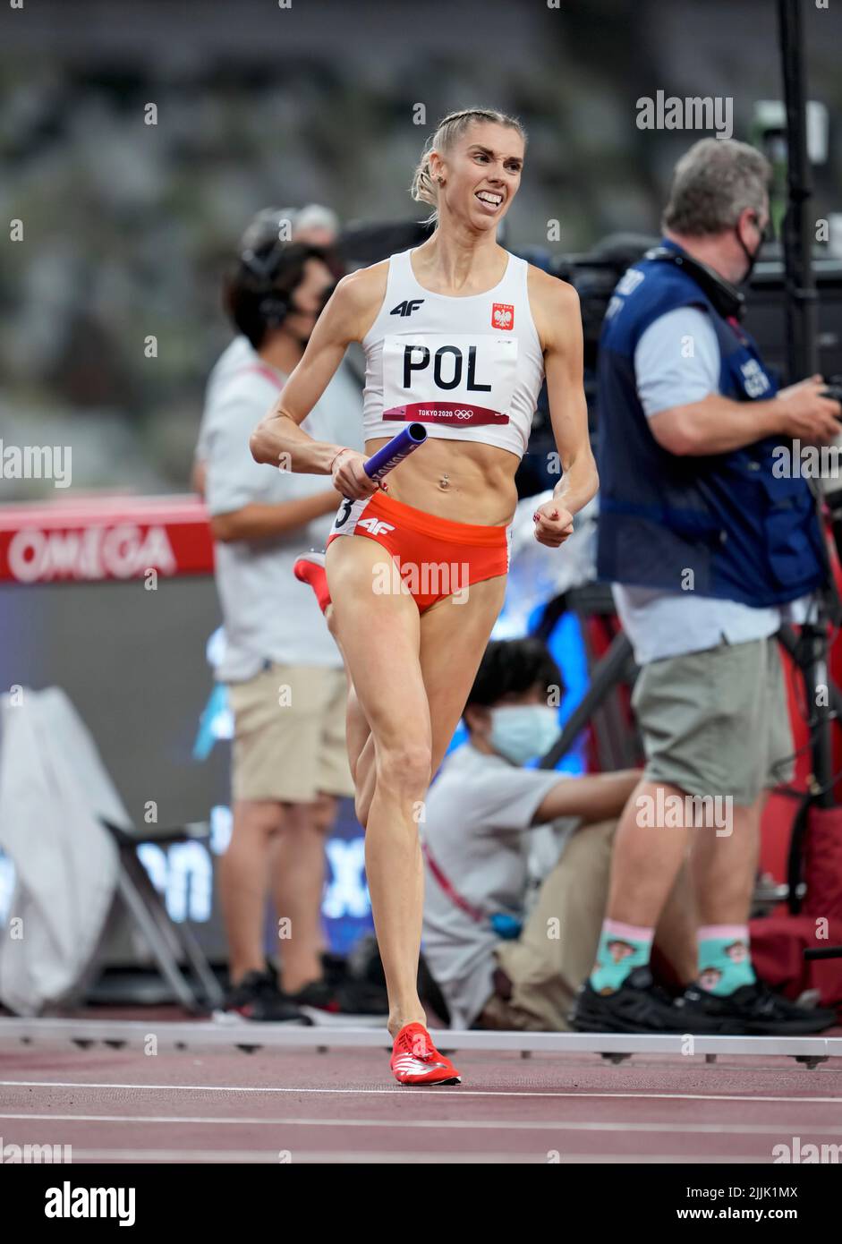 Iga BaumgartWitan participating in the 4x400 meter relay at the 2020