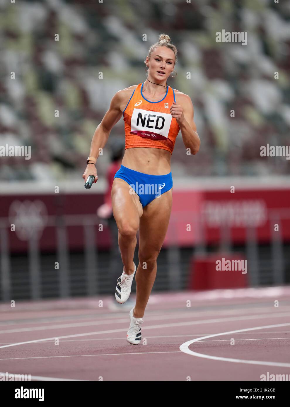 Lieke Klaver participating in the 4x400 meter relay at the 2020 Tokyo