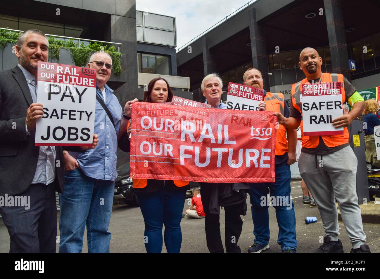 London, UK. 27th July 2022. Labour MP John McDonnell joins the picket outside Euston Station as the national rail strike over pay and working conditions hits the UK. Credit: Vuk Valcic/Alamy Live News Stock Photo