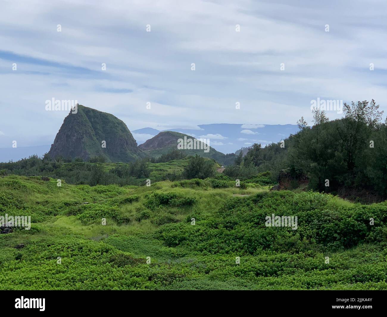 Hawaiian mountain hi-res stock photography and images - Alamy